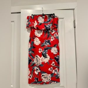 Stylewise Floral Print Dress With V Neck Wire Detail